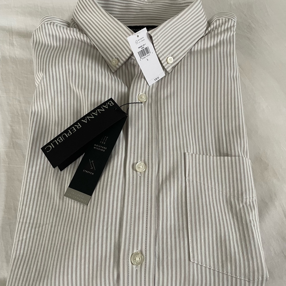 Banana Republic Men’s Untucked Slim Fit button down